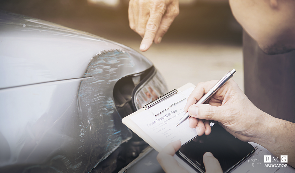 La aseguradora rechaza tu reclamación de accidente de tráfico